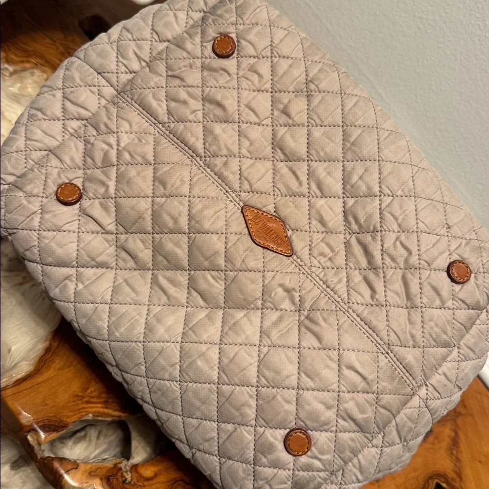 MZ Wallace Metro Tote – Two-Tone Neutral – - Picture 4 of 9